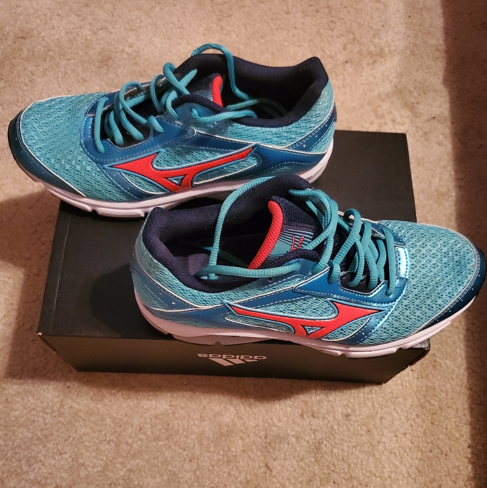 Running shoes